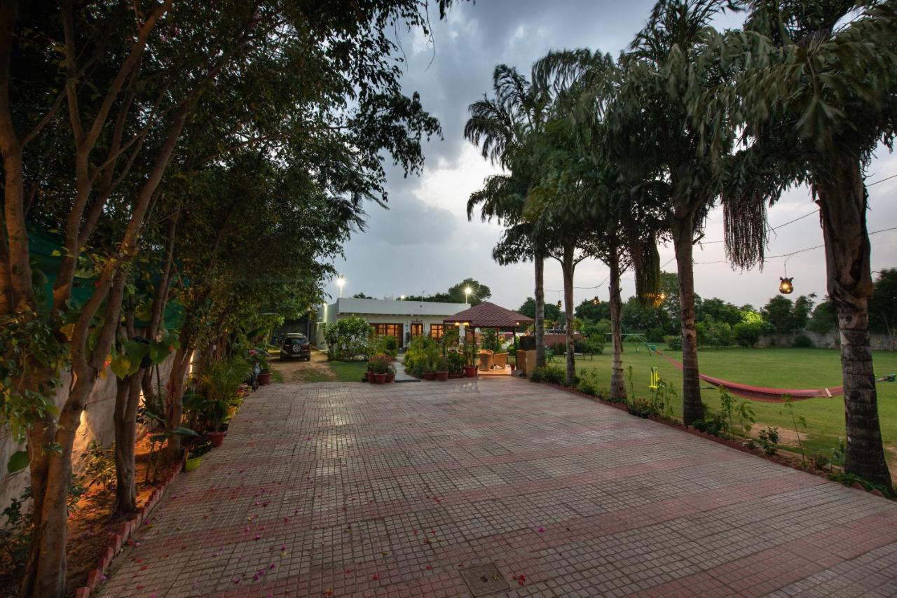 The Singh Farm Cosy Private Pool Farm Villa Gurgaon Extérieur photo
